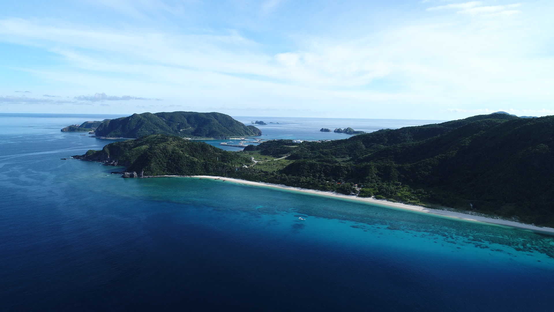 浅瀬に伸びる砂州
