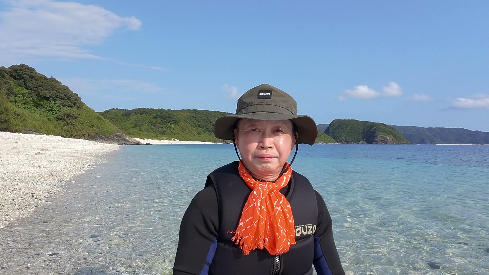 座間味の浜で(2025年3月)